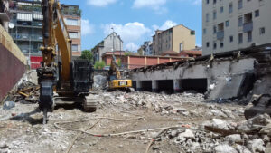 Supermercato MD (MI) - Demolizione vecchia autorimessa, nuova costruzione capannone